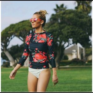 Albion Fit Antigua floral rashguard Rare!